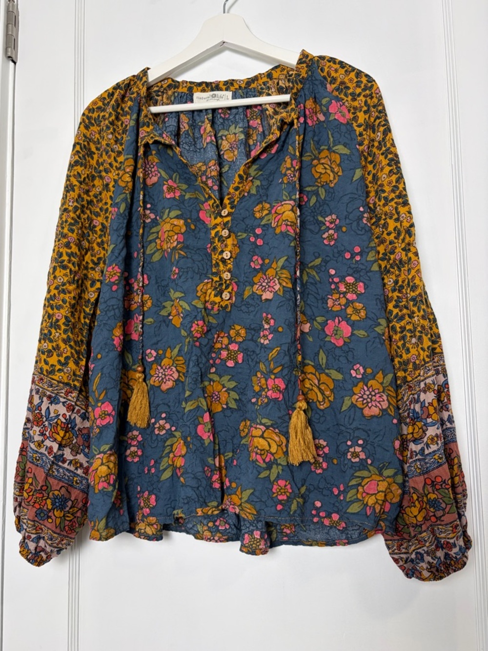 NATURAL LIFE blouse bohemian floral pattern and tassels - Picture 9 of 16
